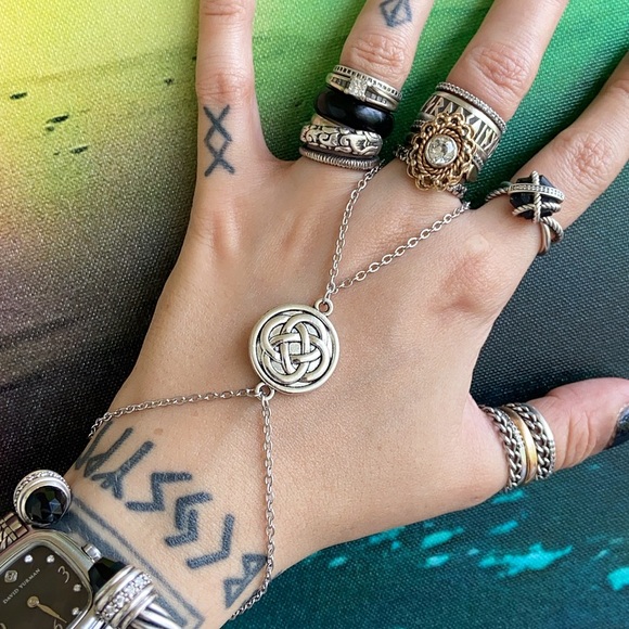 🔴 SALE ! red dot items are 2 for $25 . Bundle more than 3 and its $10 each 🙂 - Picture 6 of 14